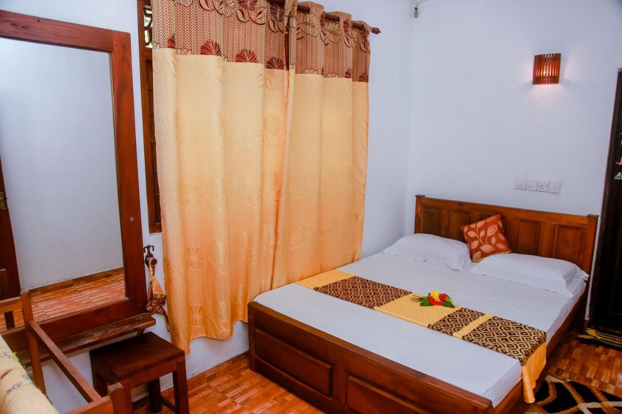 Ranjith Guest Hotel มิริสซา ภายนอก รูปภาพ